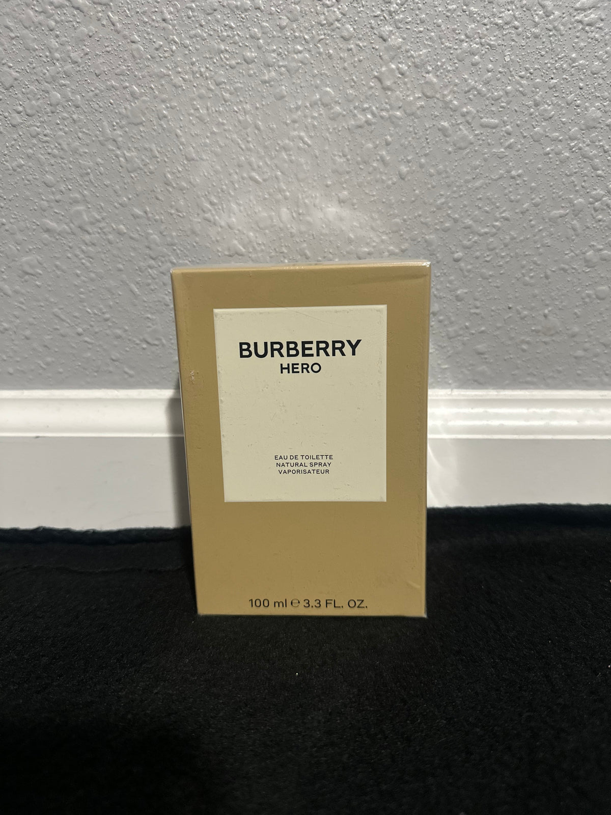 Burberry Hero Eau de Toilette (100ml / 3.3 fl. oz.)